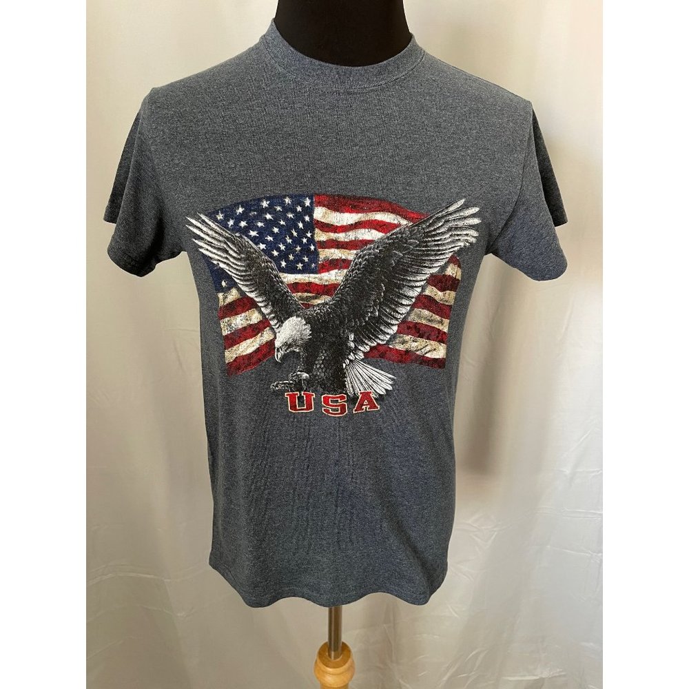 Gildan Men's Red / White / Blue "USA" Eagle & Flag Medium-Gray Short Sleeve Tee